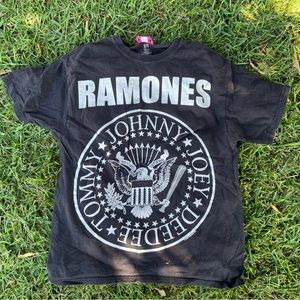 Ramones 1234 Punk Rock Band Tshirt Size XL 2008 band tee preowned casual